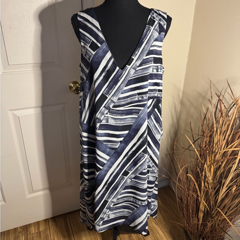 Dana Buchanan size 10 women's blue and cream colored dress